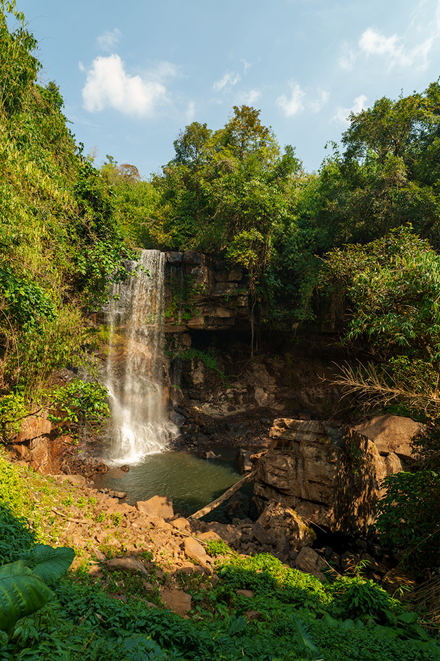 Little-Bee-waterfall-640x960